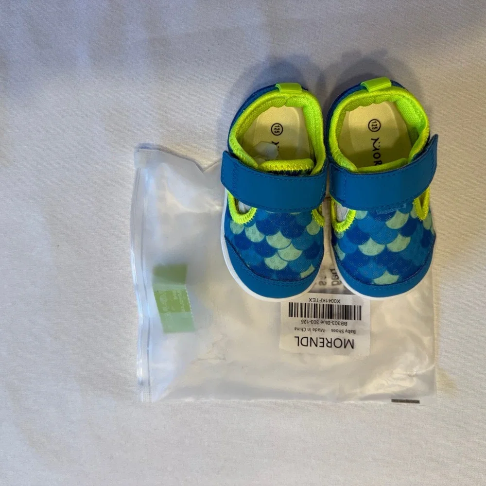 Morendl Toddler Sneakers Size 5.5-6 – Blue Green Mermaid Scale Print Velcro  NWT